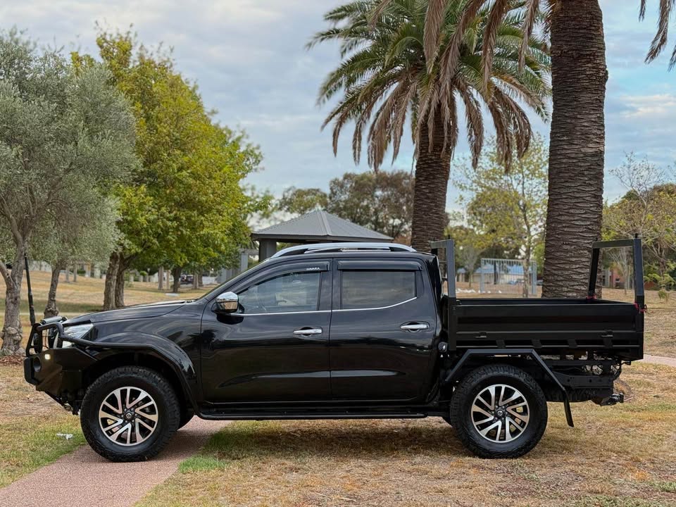 2017 Nissan Navara photo 3