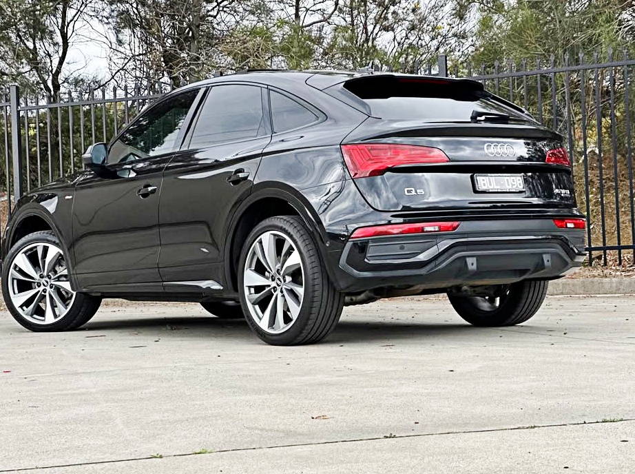 2022 Audi Q5 photo 2