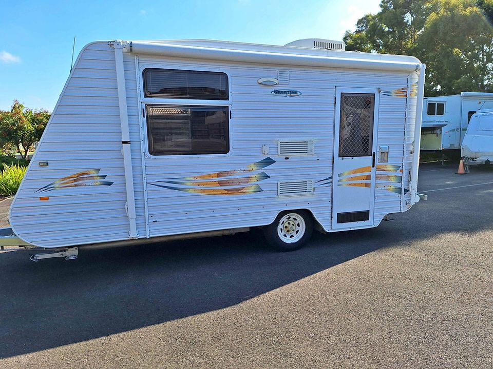 2005 Creative Prestige 16ft photo 1