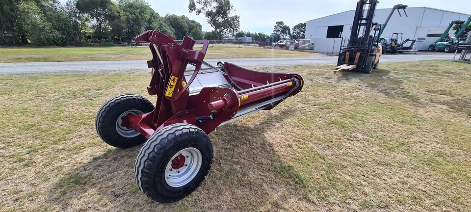 Giltrap G2X2 Bale Feeder photo 4