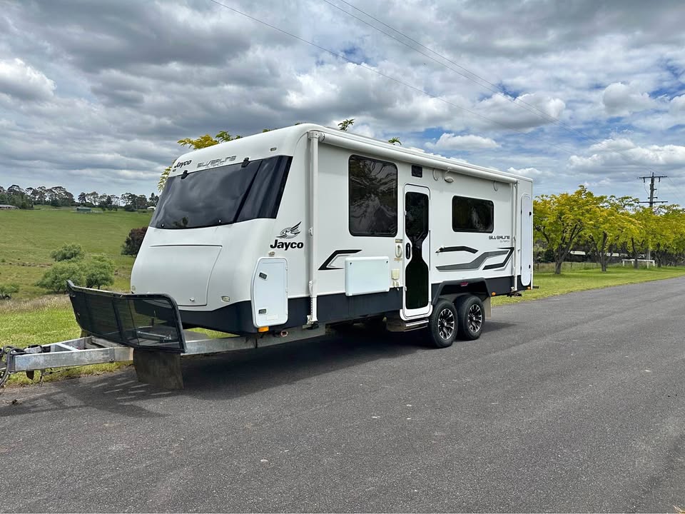 2014 Jayco Silverline Outback 21.65-1 photo 1