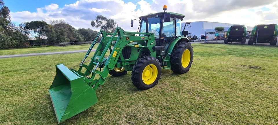 2023 John Deere 5093E photo 4