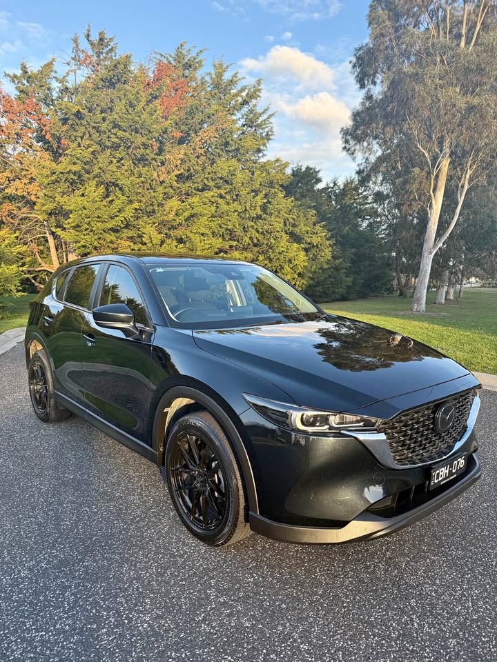 2022 Mazda CX-5 photo 1