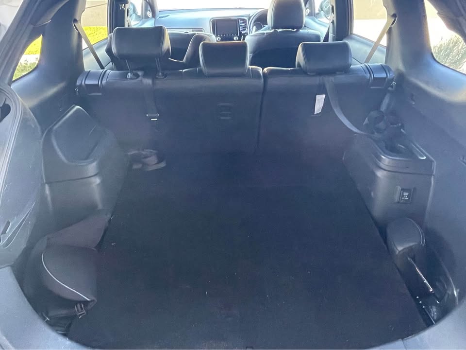 2021 Mitsubishi Outlander photo 4