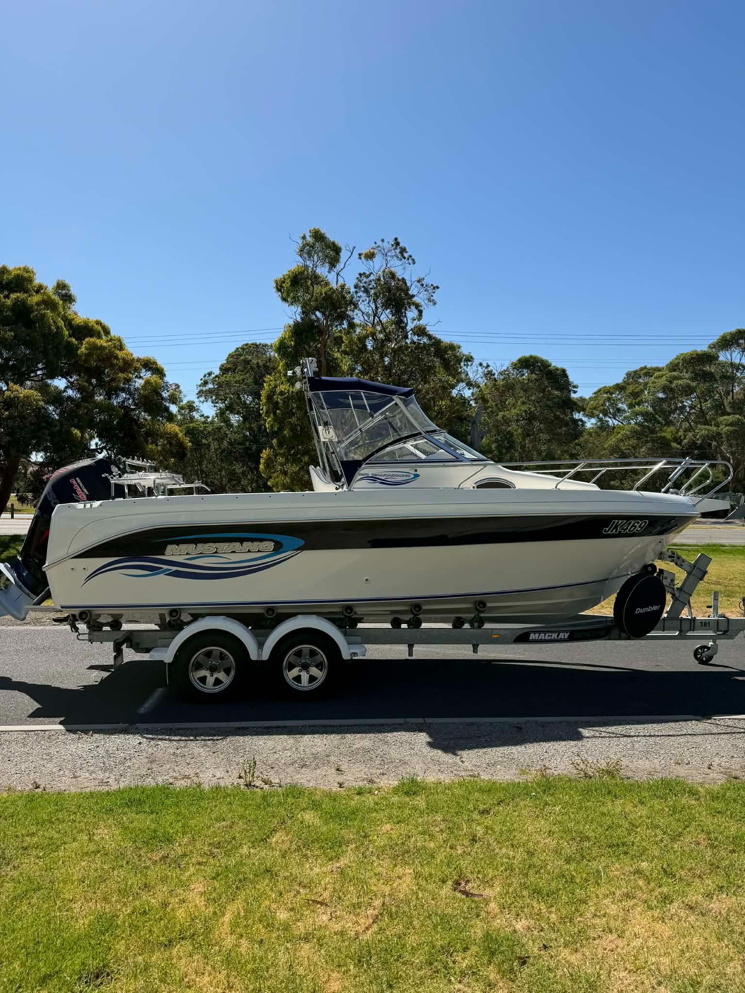 2007 Mustang 2250 Walkaround photo 1