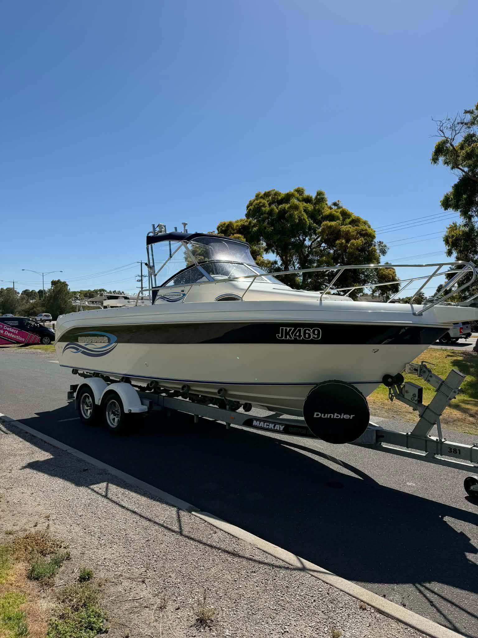 2007 Mustang 2250 Walkaround photo 3