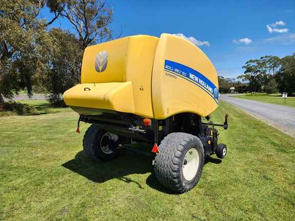 2017 New Holland Roll-Belt 150 photo 3
