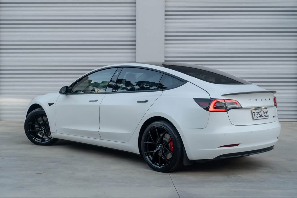 2020 Tesla Model 3 photo 2