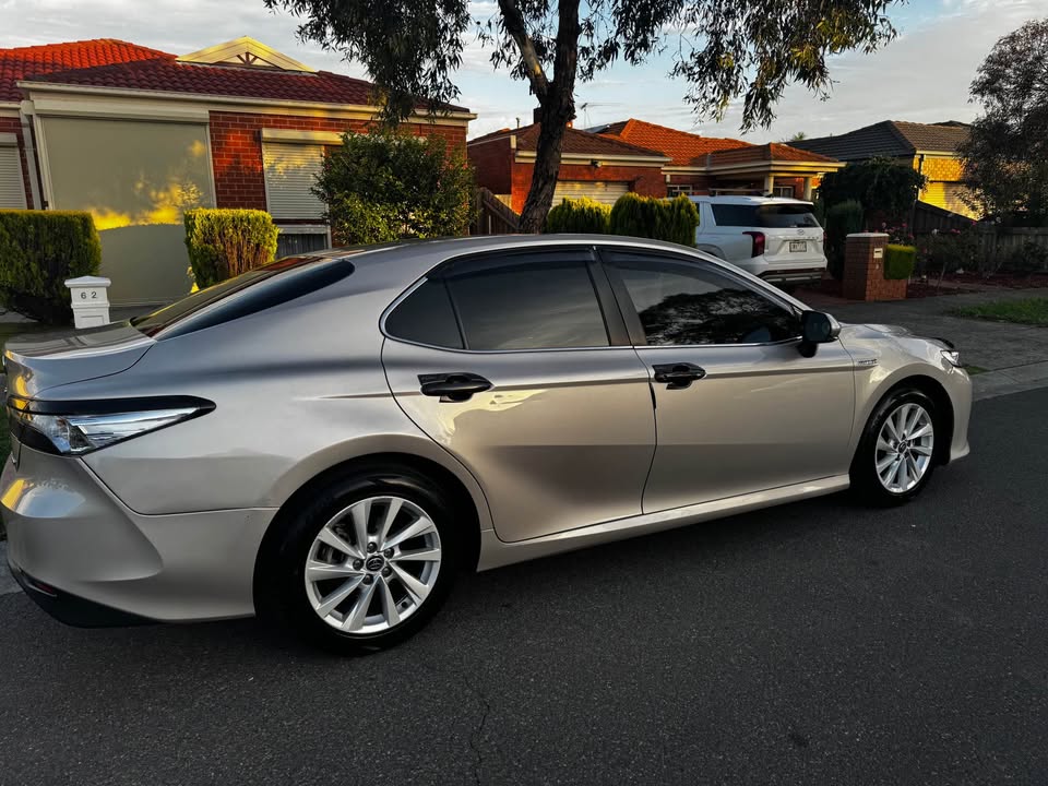 2020 Toyota Camry photo 2