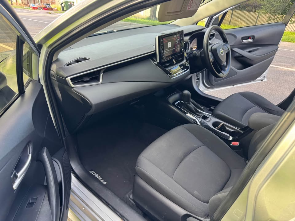 2022 Toyota Corolla photo 3