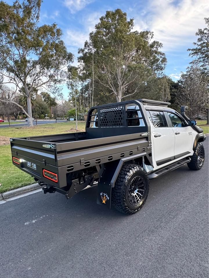 2020 Toyota Hilux photo 2